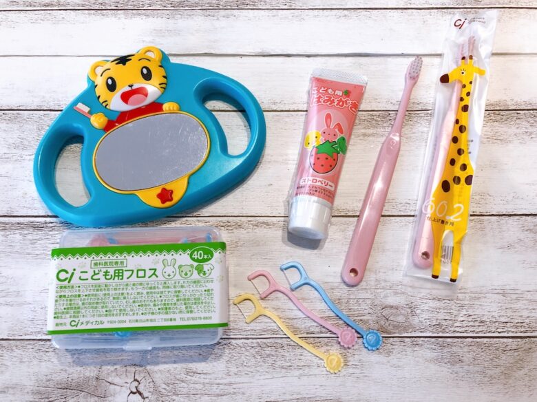 赤ちゃんの歯磨きはいつからする おすすめの歯磨きグッズ5選 ワーママのための子育て情報webマガジン Karafuru からふる